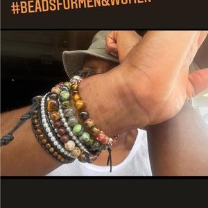 UNBELIEVABLE JEWEL LLC/DAZ MEÍ BODY OILS
#crystallove
#bodyoilsformenandwomen